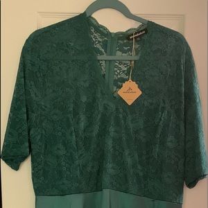 BRAND NEW - EMERALD GREEN FORMAL Lace/Satin